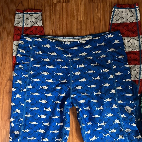 Pelagic leggings, 2 pair, 1 Dorado print (M), 1 Fiji Americano print (L) EUC - Picture 2 of 5